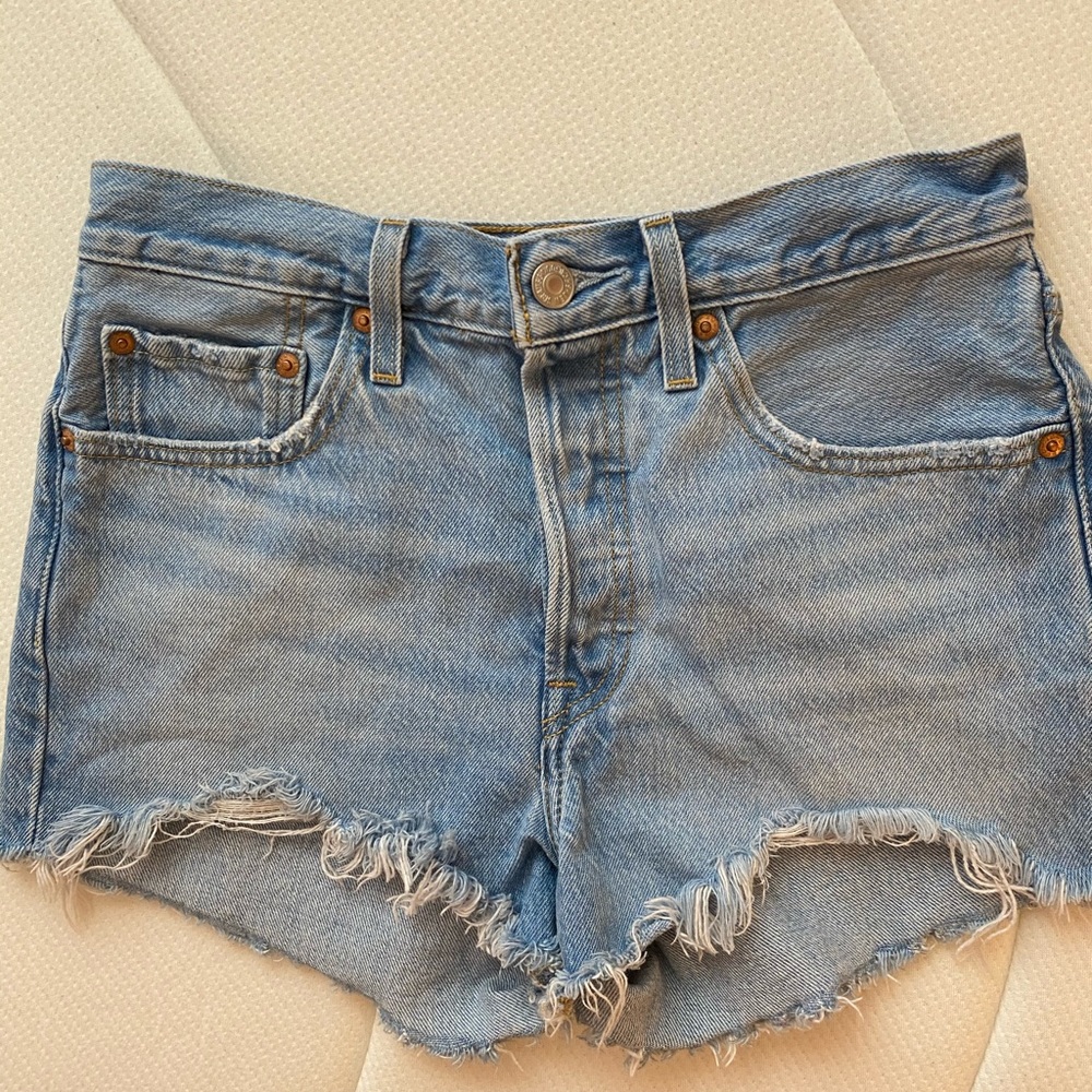 levi’s high waisted shorts